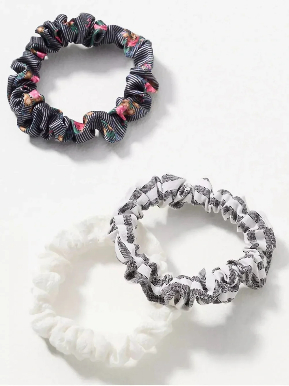 Anthropologie Everyday Scrunchies, Set of 3. NWT black